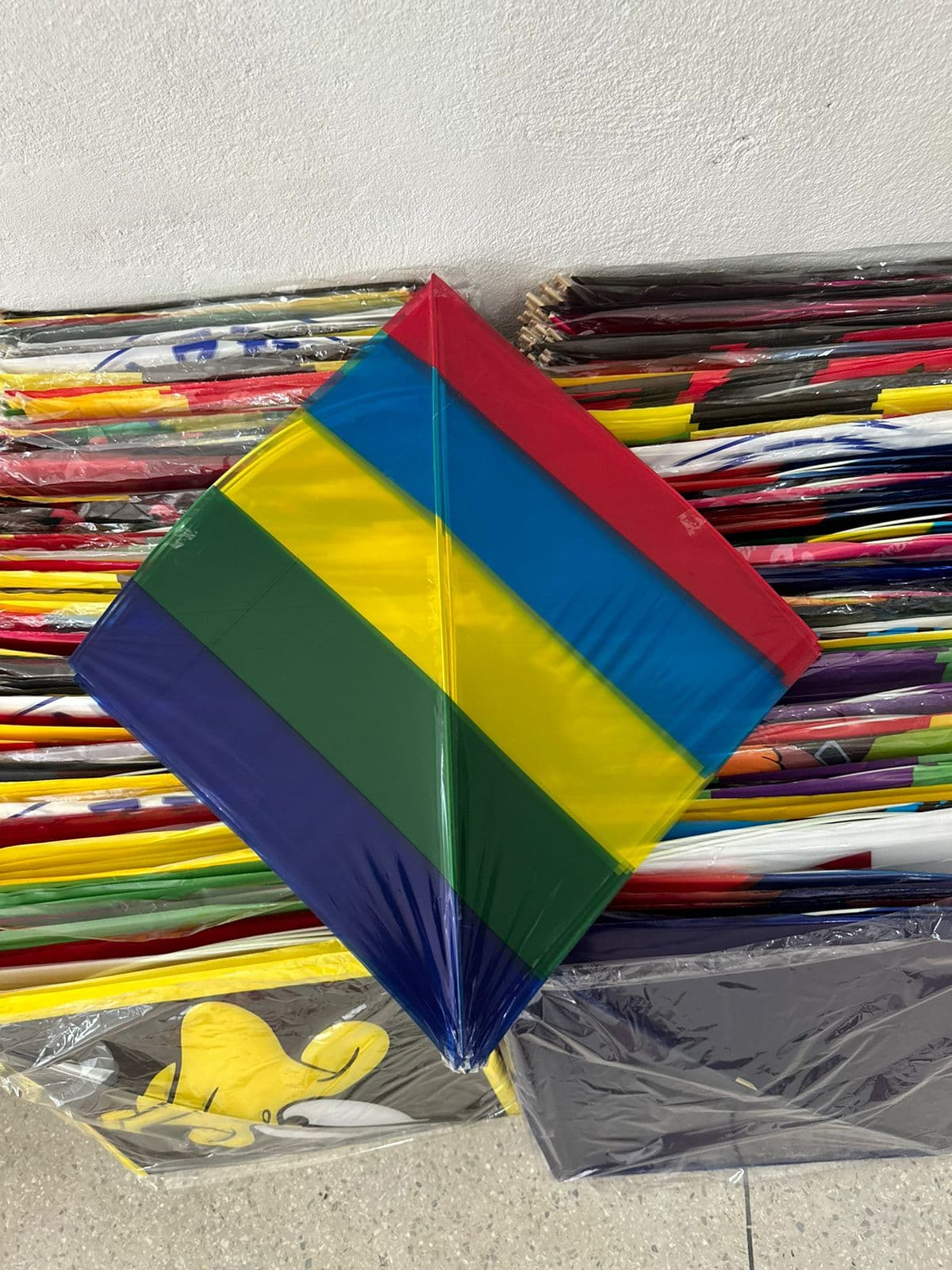 Imagem do produto papagaio, flechinha, peixinho, raia, pipa 100 unidades tamanho